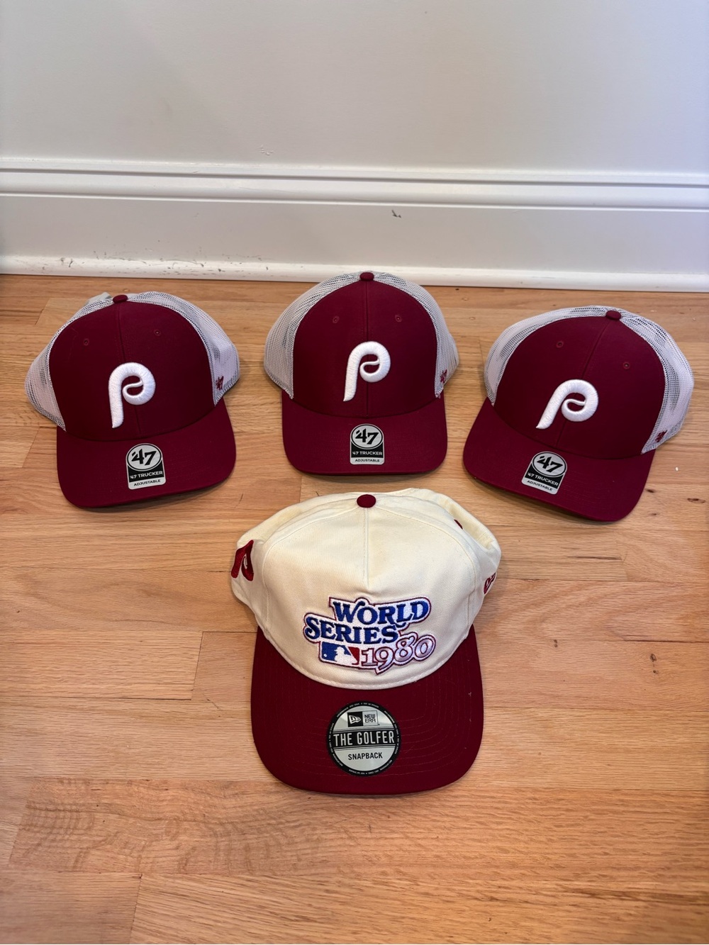 Set of 4 new Phillies hats